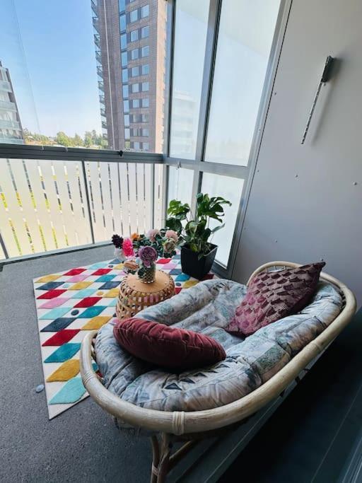 Aurora Niittykumpu - New 1bedroom -apartment With Balcony, Close To Metro, Aalto University, Metro Areena And Helsinki Appartement