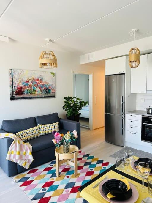 Aurora Niittykumpu - New 1bedroom -apartment With Balcony, Close To Metro, Aalto University, Metro Areena And Helsinki Appartement *